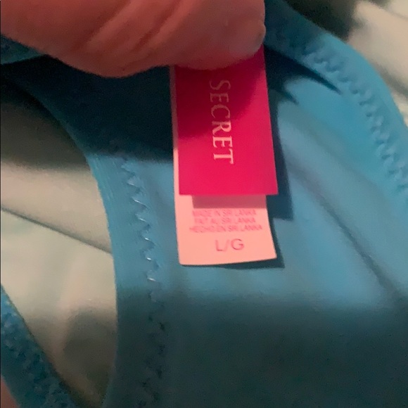 Victoria’s Secret Swim Suit. Top and two bottoms. - Picture 4 of 8